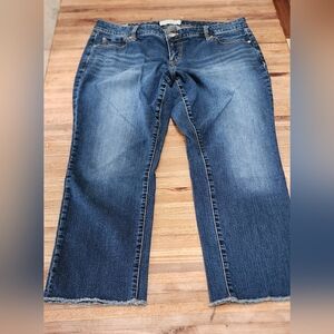 Torrid boyfriend fit ankle/cropped jeans